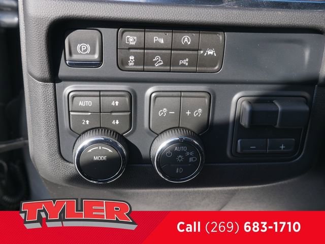 2026 Chevrolet Suburban Premier - Photo 25