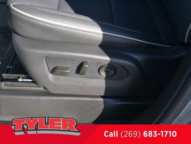 2026 Chevrolet Suburban Premier - Photo 24