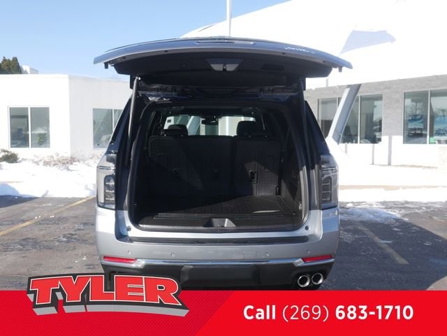 2026 Chevrolet Suburban Premier - Photo 16