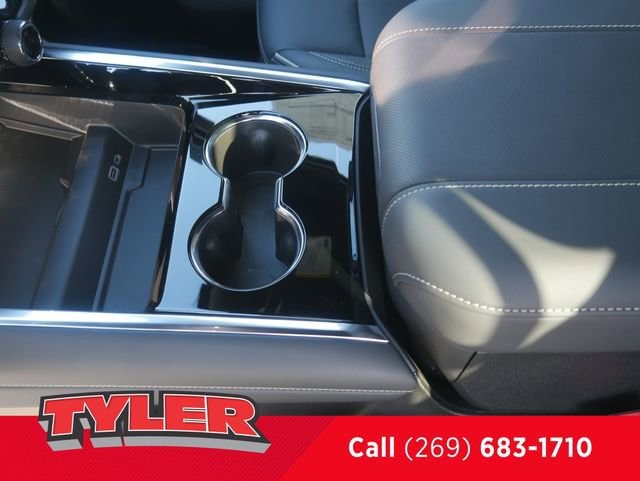 2026 Chevrolet Suburban Premier - Photo 40