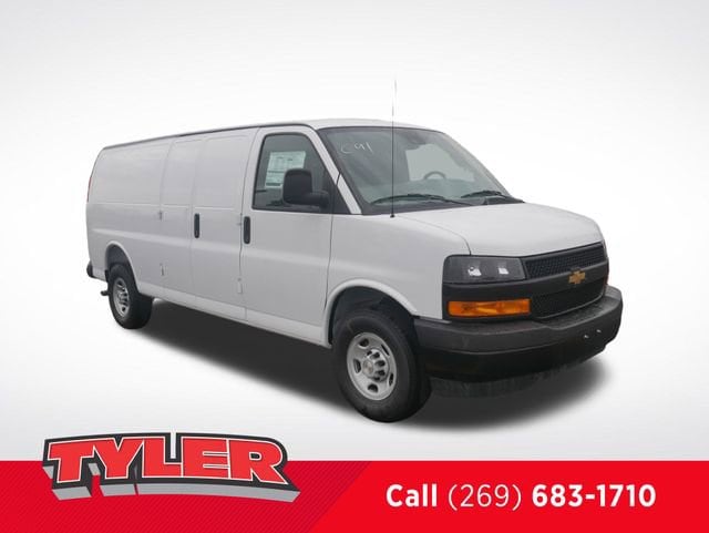 2026 Chevrolet Express 2500 Extended Work Van HD's photo