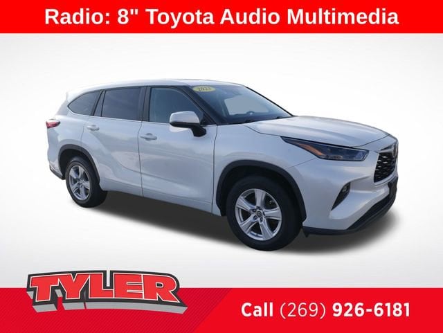 2023 Toyota Highlander LE's photo