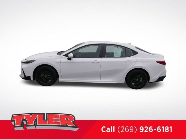 2026 Toyota Camry LE photo 4