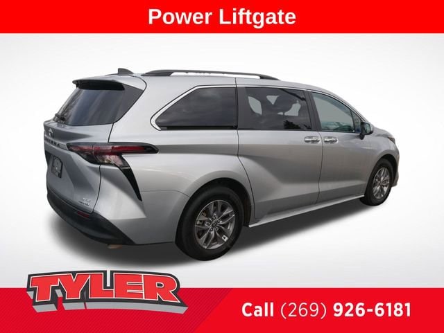 2024 Toyota Sienna XLE - Photo 8