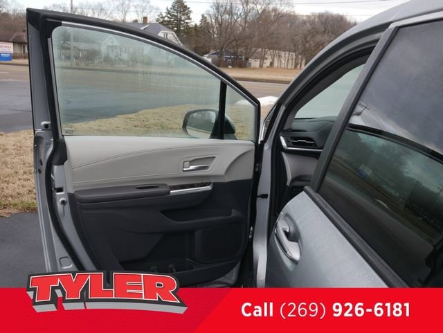 2024 Toyota Sienna XLE - Photo 19