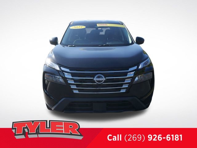 2025 Nissan Rogue SV photo 2