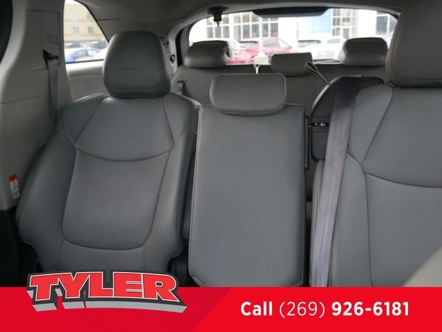 2024 Toyota Sienna XLE - Photo 40