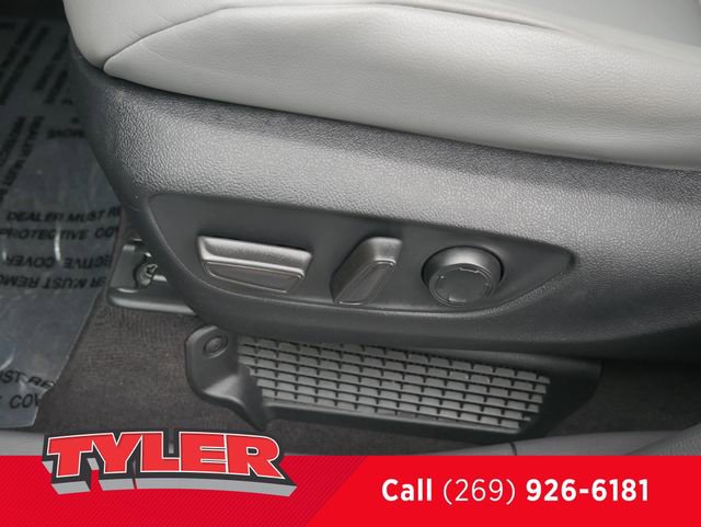 2024 Toyota Sienna XLE - Photo 21