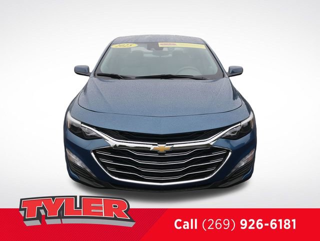 2025 Chevrolet Malibu 1LT photo 2