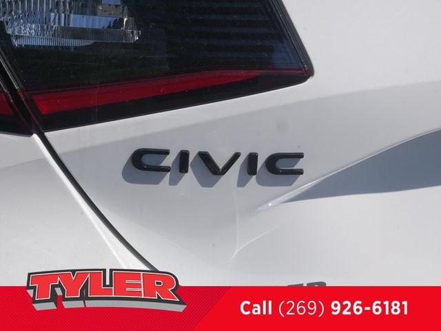 2026 Honda Civic Hatchback Sport - Photo 13