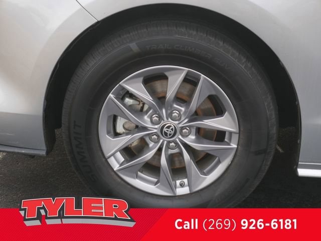 2024 Toyota Sienna XLE - Photo 43
