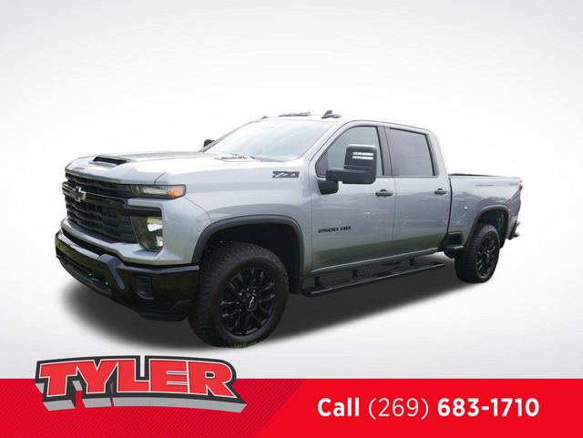 2025 Chevrolet Silverado 2500HD Custom photo 2
