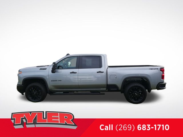 2025 Chevrolet Silverado 2500HD Custom photo 3