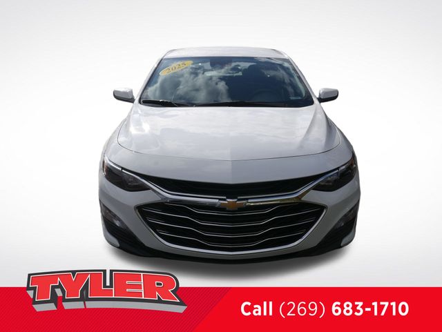 2025 Chevrolet Malibu 1LT photo 2
