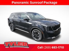 2025 Kia Sorento S SUV