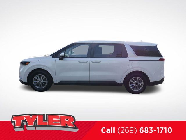 2024 Kia Carnival LX photo 4