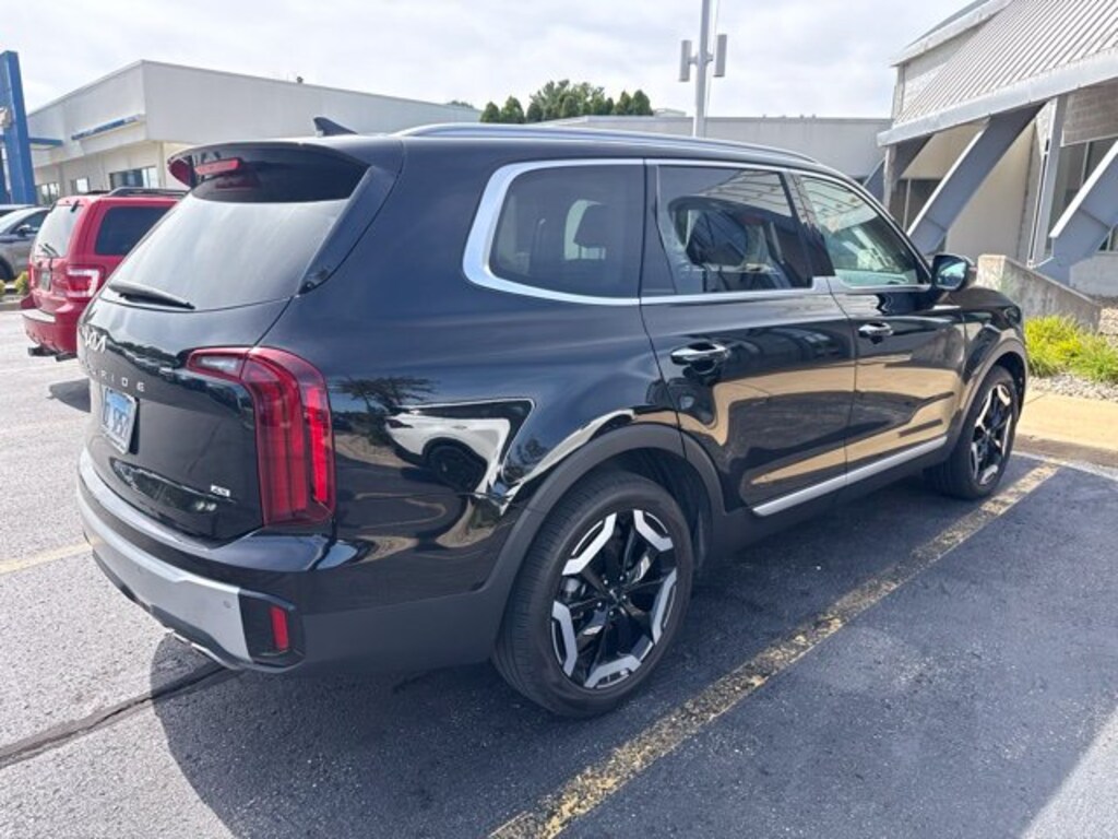 Used 2024 Kia Telluride S SUV