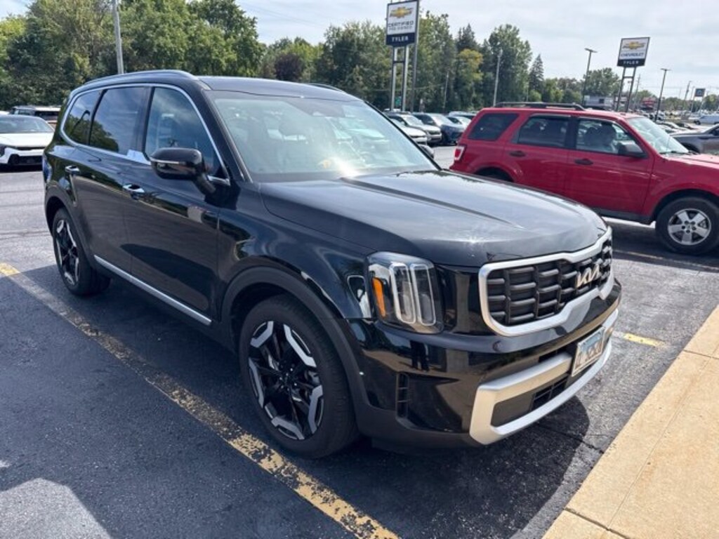 Used 2024 Kia Telluride S SUV