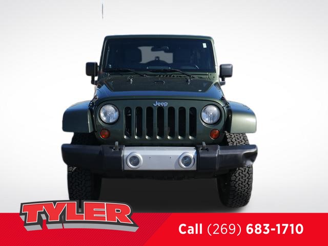 Used 2008 Jeep Wrangler Unlimited Sahara with VIN 1J4GA59118L613737 for sale in Niles, MI