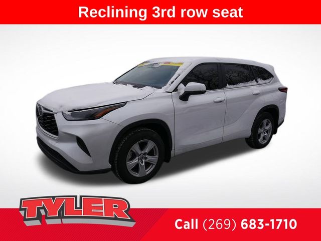 2023 Toyota Highlander L photo 3