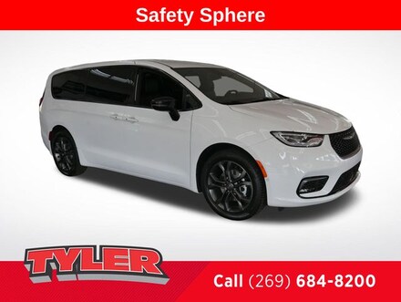 2026 Chrysler Pacifica Select Passenger Van