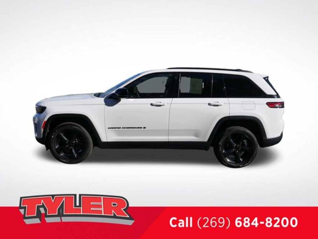 Used 2023 Jeep Grand Cherokee Altitude SUV