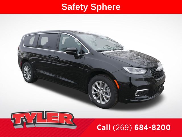 2026 Chrysler Pacifica Limited's photo