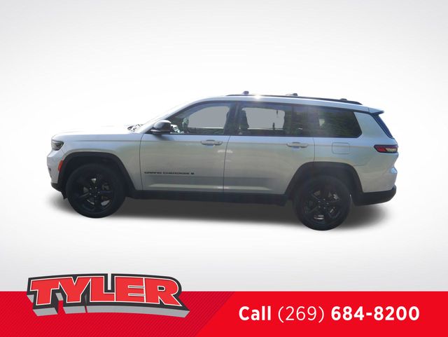 2023 Jeep Grand Cherokee Altitude photo 3