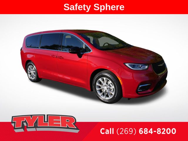 2026 Chrysler Pacifica Limited's photo