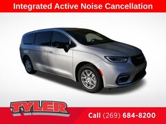2026 Chrysler Pacifica Select Passenger Van