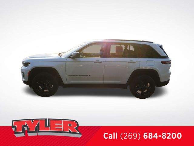 2023 Jeep Grand Cherokee Altitude photo 4