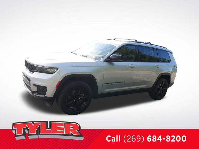 2023 Jeep Grand Cherokee Altitude photo 2