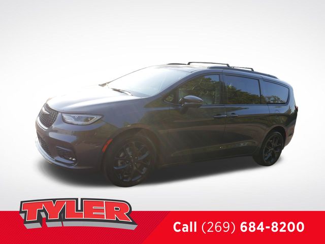 2022 Chrysler Pacifica Limited photo 3