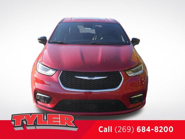 2026 Chrysler Pacifica Limited photo 2