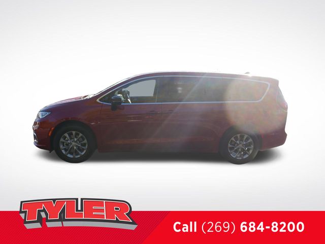 2026 Chrysler Pacifica Limited photo 4