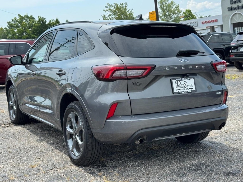 2024 Ford Escape ST-Line photo 4