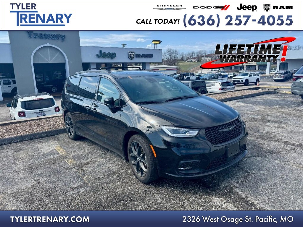 Used 2025 Chrysler Pacifica Limited FWD Van Passenger Van