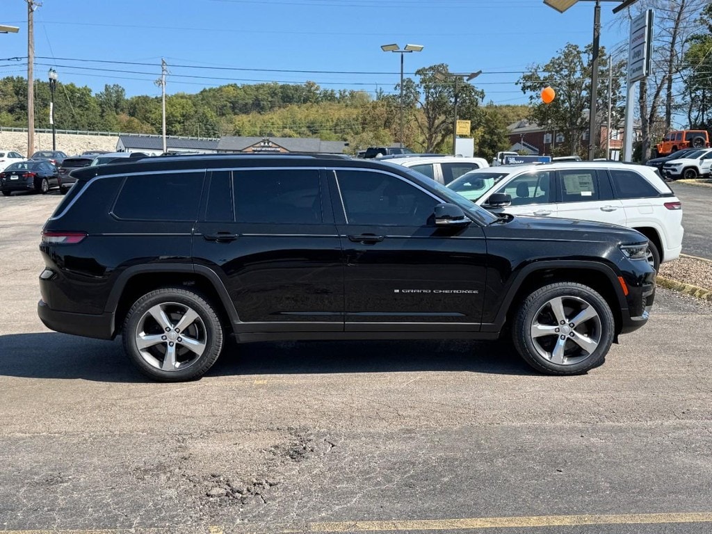 Used 2022 Jeep Grand Cherokee L Limited 4x4 SUV