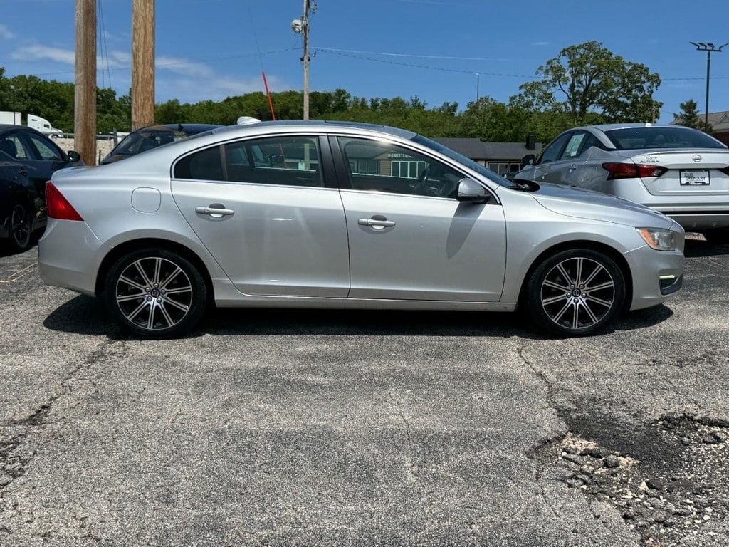 LYV402TK8HB152536