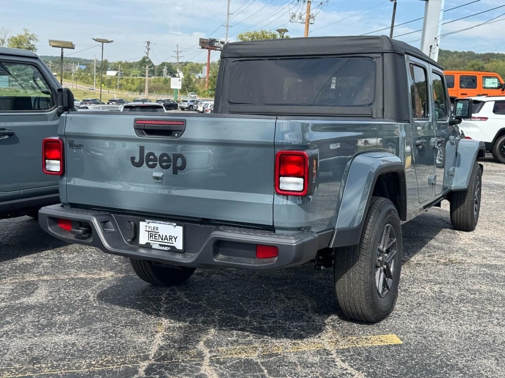 New 2025 Jeep Gladiator SPORT S 4X4 Pickup