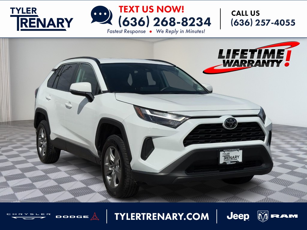 2024 Toyota RAV4 XLE FWD's photo