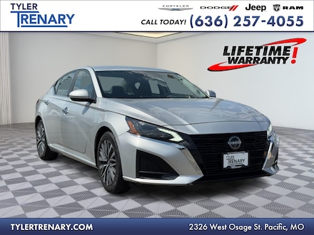 2023 Nissan Altima 2.5 SV Sedan Sedan