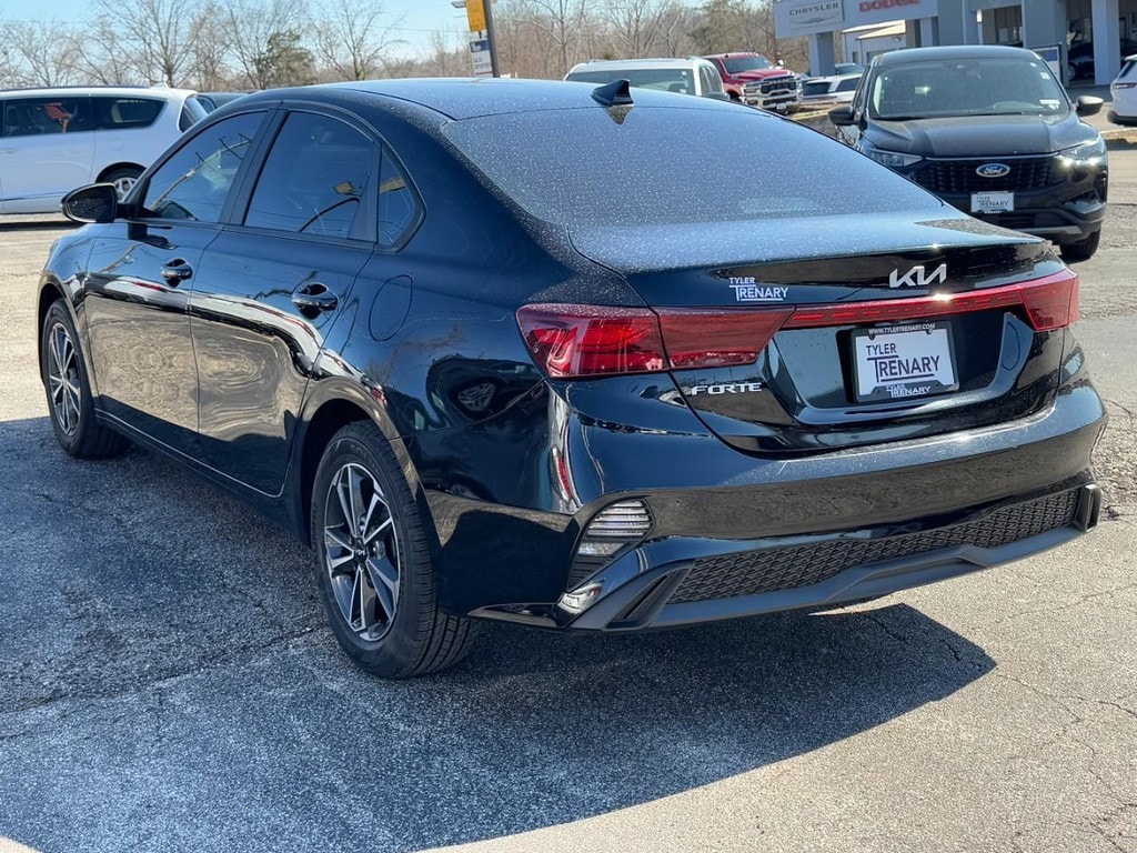 Used 2022 Kia Forte LXS IVT Sedan