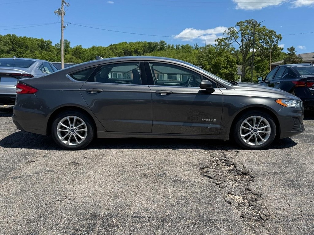 Used 2019 Ford Fusion Hybrid SE with VIN 3FA6P0LU6KR255619 for sale in Pacific, MO