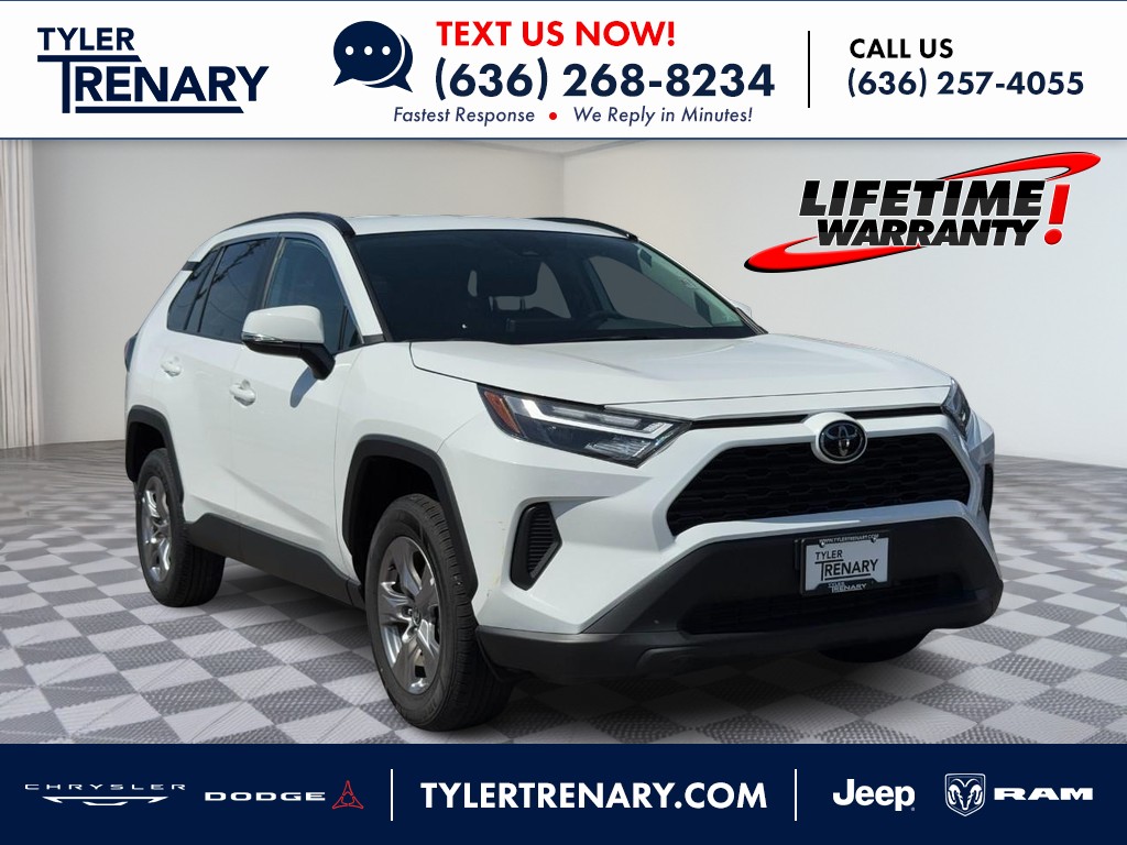 2024 Toyota RAV4 XLE FWD's photo