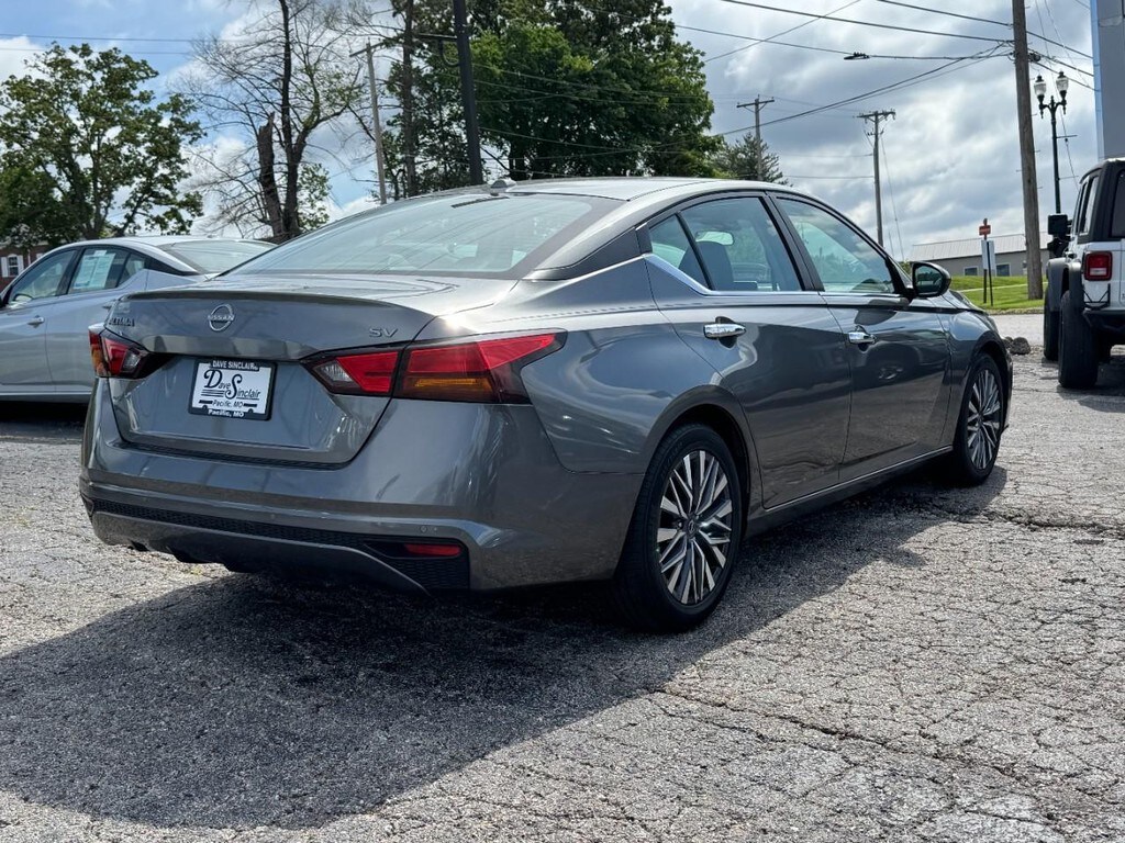 2023 Nissan Altima 2.5 SV photo 3
