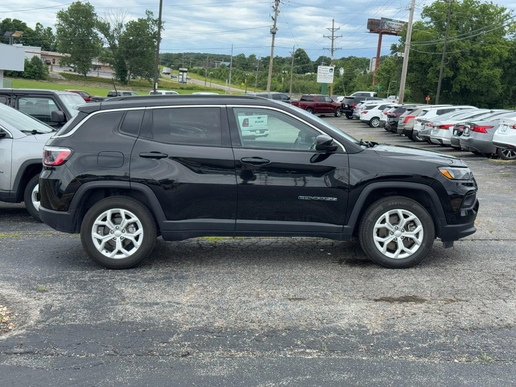 Used 2024 Jeep Compass Latitude with VIN 3C4NJDBN1RT109862 for sale in Pacific, MO