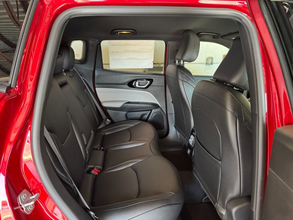 2025 Jeep Compass Limited photo 4