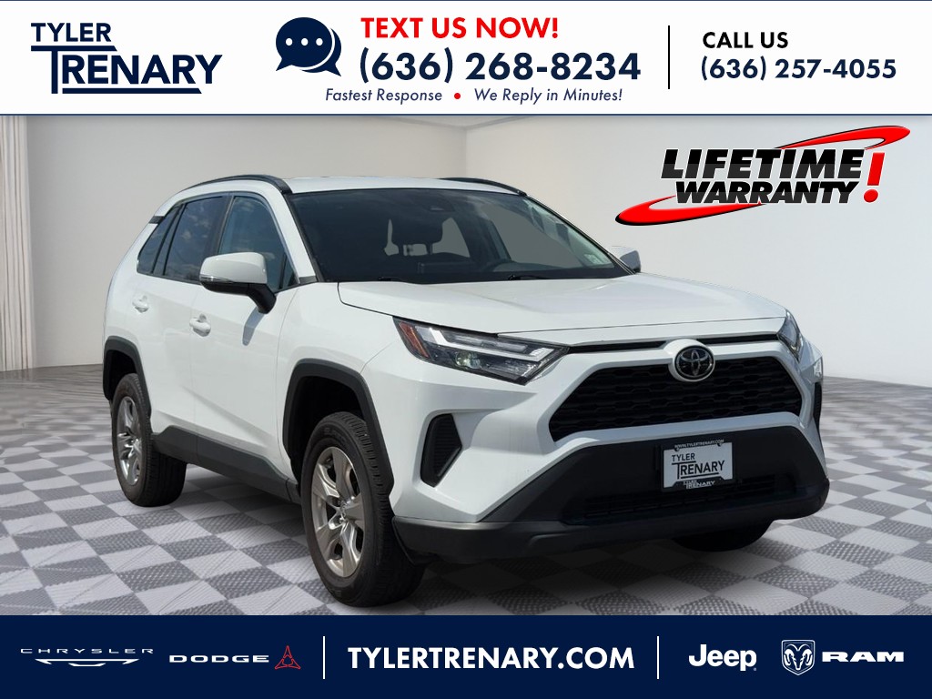 2024 Toyota RAV4 XLE FWD's photo