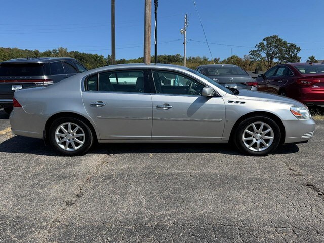 2008 Buick Lucerne CXL photo 2